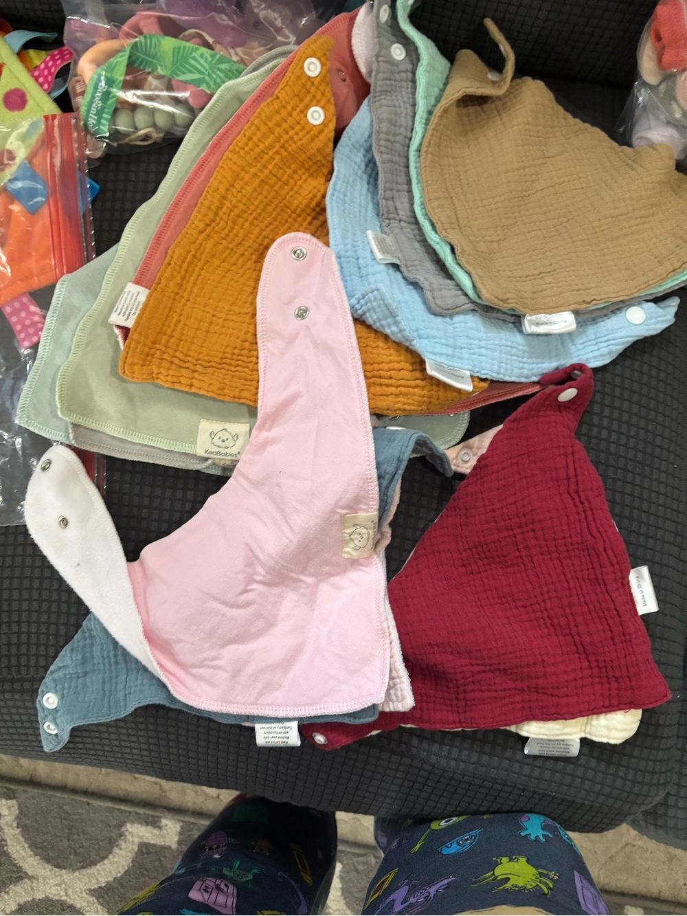 - Multi-Pack bundle of bibs